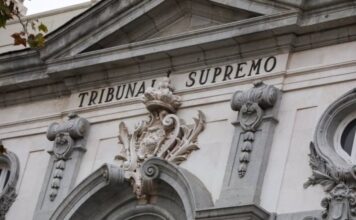 El Supremo fija que el cobro simultáneo del plus de maternidad por los dos progenitores también se permite a los funcionarios | Economía