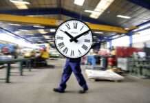 El Banco de Francia revisa a la baja el crecimiento de los dos próximos años por la incertidumbre | Economía