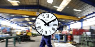 El Banco de Francia revisa a la baja el crecimiento de los dos próximos años por la incertidumbre | Economía