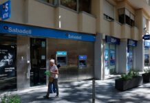 Los minoritarios del Sabadell rechazan la mejora de la opa de BBVA por no considerarla atractiva | Empresas