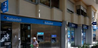 Los minoritarios del Sabadell rechazan la mejora de la opa de BBVA por no considerarla atractiva | Empresas