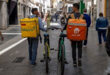 Just Eat recurre la sentencia que negó la competencia desleal de Glovo y que criticó “el eco de la España sindicalizada” | Economía
