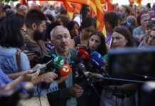 Los sindicatos protestan en 51 ciudades por el rechazo a reducir la jornada | Economía