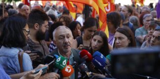 Los sindicatos protestan en 51 ciudades por el rechazo a reducir la jornada | Economía