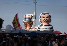 El hilo que une la condena de Bolsonaro, el salario mínimo en Brasil y el sistema de pagos Pix | Carta del corresponsal