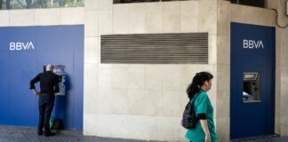 El BBVA contempla comprar acciones del Sabadell en Bolsa tras la opa | Economía