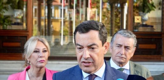 Moreno anuncia una deducción de hasta el 30% en gastos veterinarios para los dueños de animales de compañía | Economía