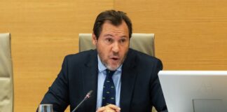 Puente insta a Renfe a comprar trenes y augura dos próximos años de incidencias en la alta velocidad | Economía