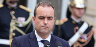 La agencia Fitch recorta la nota de la deuda francesa por la crisis política | Economía