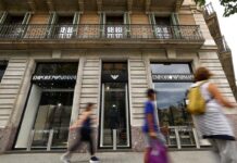 El próximo ‘look’ de Armani depende del desgaste del sector del lujo | Opinión