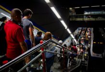 Puente contra Ayuso: la batalla por el relato del caos en las infraestructuras | Empresas