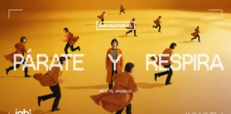 Inspirational 2025 cumple 18 años mirando al futuro digital