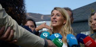 Trabajo cree que el refuerzo del registro horario reducirá más la jornada efectiva que el recorte por ley a 37,5 horas | Economía