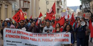 Organizaciones marcharon en el centro de Cuenca en contra de la eliminación del subsidio al diésel y en defensa de Quimsacocha | Política | Noticias