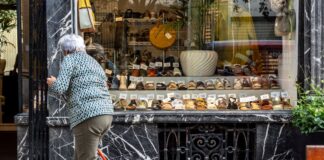 Los costes laborales continúan con su escalada aupados por la mejora de los salarios | Economía