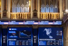 La Bolsa ante el espejo: reflexiones para un mercado más fuerte y competitivo | Negocios