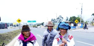 “La mayoría pensamos que ya se acabó el paro y podíamos trabajar, pero en Otavalo estamos como secuestrados”: es la queja de los transeúntes en las vías de Imbabura | Política | Noticias