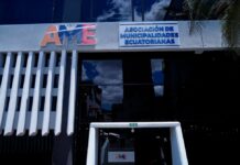 Dos facciones de alcaldes se disputan la dirección de la Asociación de Municipalidades Ecuatorianas | Política | Noticias
