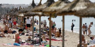 El turismo recobra el pulso en agosto: España registra un récord mensual de 11,3 millones de llegadas | Economía