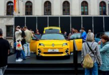 Las plantas de Renault España se juegan la asignación de sus primeros eléctricos en la negociación del nuevo convenio | Empresas