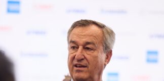 González-Bueno responde a David Martínez y le reta a que haga irrevocable su apoyo a la opa del BBVA | Economía