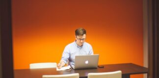 Los marketers suben a la ola de formación en IA y growth hacking