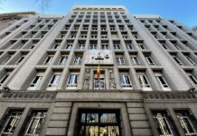 La banca pide cambios al ICO para desatascar los avales a la compra de vivienda de jóvenes | Economía