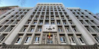 La banca pide cambios al ICO para desatascar los avales a la compra de vivienda de jóvenes | Economía