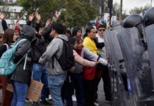 Paro avanza con agresiones cruzadas entre manifestantes y fuerza pública que alcanzan a ciudadanos y periodistas | Política | Noticias