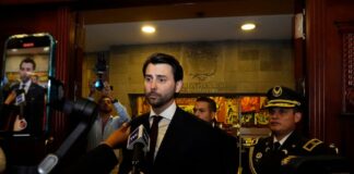 Niels Olsen: “Hoy un pequeño grupo de violentos atacó con piedras y palos a la caravana del presidente Daniel Noboa, no vamos a retroceder” | Política | Noticias