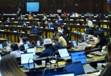 Persiste disputa en la Asamblea Nacional por paro nacional: oposición denuncia represión y oficialismo celebra control del orden en Quito | Política | Noticias