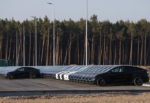 Tesla reduce su beneficio un 37% por la caída de márgenes en la venta de coches | Economía