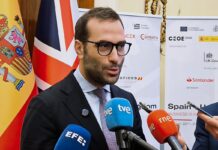 Carlos Cuerpo defiende en Londres avanzar rápido en la movilidad laboral entre el Reino Unido y España | Economía