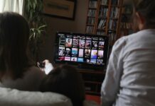 Los españoles prefieren ver sus series con anuncios para estar en más plataformas | Economía