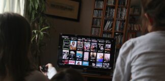 Los españoles prefieren ver sus series con anuncios para estar en más plataformas | Economía