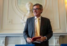 El BBVA denuncia ante la CNMV las trabas del Sabadell a los inversores para acudir a la opa | Economía