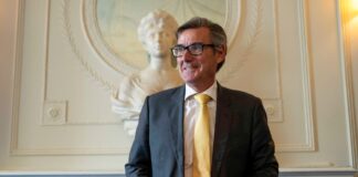 El BBVA denuncia ante la CNMV las trabas del Sabadell a los inversores para acudir a la opa | Economía