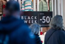 Consumo investigará posibles rebajas fraudulentas de las empresas durante el ‘Black Friday’ | Economía
