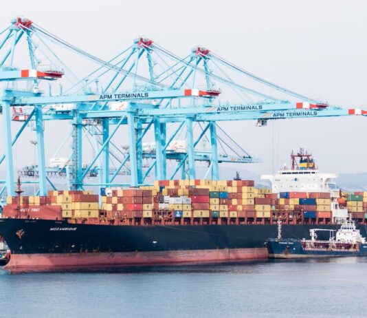 La crisis de Ormuz aflora la importancia del transporte por mar y pilla a España sin apenas flota | Mercados Financieros