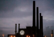 El conflicto entre China y EE UU por Nexperia amenaza con una nueva crisis de chips para el automóvil europeo | Empresas