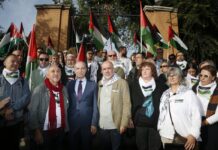 Los paros en apoyo a Palestina cortan algunas vías en Barcelona | Economía