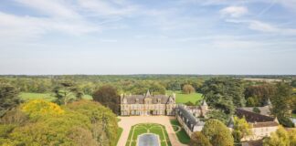 Las tres casas de la semana: un ‘château’ del siglo XVIII con caballos | Negocios