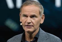 Volkswagen renueva a Oliver Blume, que y dejará Porsche en 2026