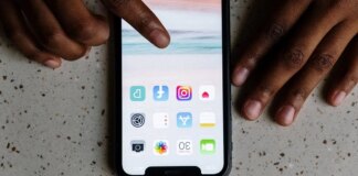 Bruselas pone bajo la lupa a Apple, Google y YouTube