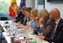 Gobierno y sindicatos pactan subir el sueldo de 3,5 millones de empleados públicos más de un 11% hasta 2028 | Economía