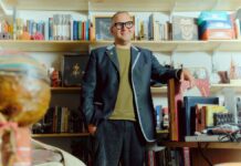 Cory Doctorow: “Hay una amenaza implícita a los gobiernos: si no te sometes a Trump, sus tecnológicas te cortan las piernas” | Negocios