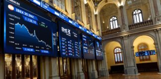 La banca desembolsa 21.000 millones en cinco años para recomprar el 12% de su capital | Mercados Financieros