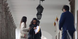 Hijas de Fernando Villavicencio entregan en Carondelet carta dirigida a Daniel Noboa: “Si este crimen queda impune, Ecuador habrá llegado a su fin” | Política | Noticias