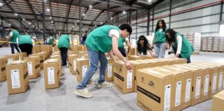 Consulta popular y referéndum: Envío de paquetes electorales para el voto de ecuatorianos en el exterior alcanzó el 100 % | Política | Noticias