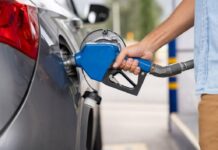 El diésel se encarece un 7% desde junio y se prepara para superar en precio a la gasolina | Economía